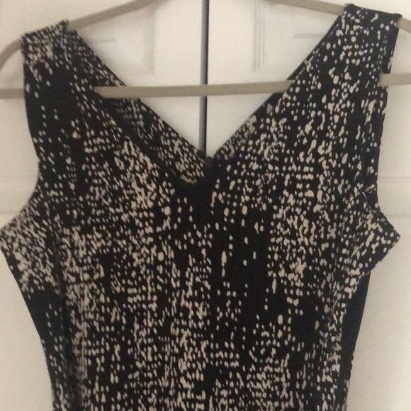 Sleeveless jumpsuit - Picture 2 of 9